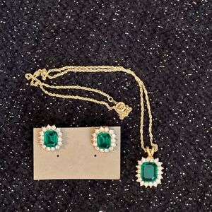Roman Vintage 90’s Green, Rhinestones and Gold Necklace Set